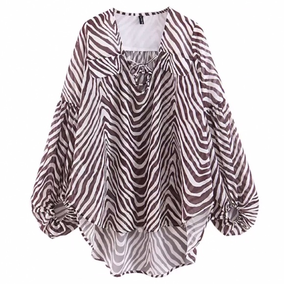 Print Animal Lace Up Top - Picture 7 of 8